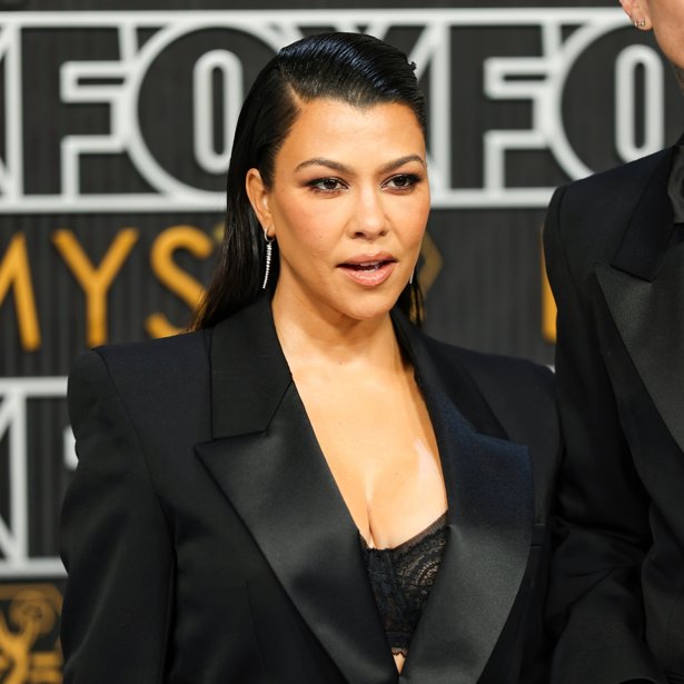 "Δεν ένιωθα έτοιμη": Η Kourtney Kardashian αποκαλύπτει την πίεση που ένιωσε με το σώμα της μόλις 3 μήνες μετά τη γέννα