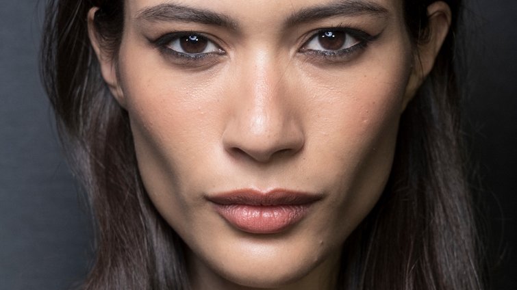 H τεχνική που ακολουθούν όλες οι beautistas για σαγηνευτικό βλέμμα μόνο με μια mascara