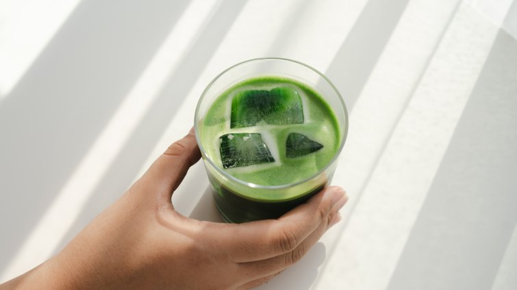 Κι όμως, αυτά είναι τα οφέλη του τσαγιού matcha για την επιδερμίδα