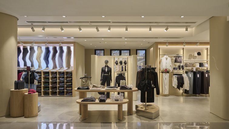 Η lululemon ανοίγει νέο κατάστημα στην καρδιά της Αθήνας