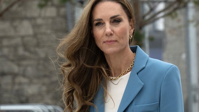 Η Kate Middleton εμφανίστηκε με το blazer που θα φοράμε όλο το φθινόπωρο