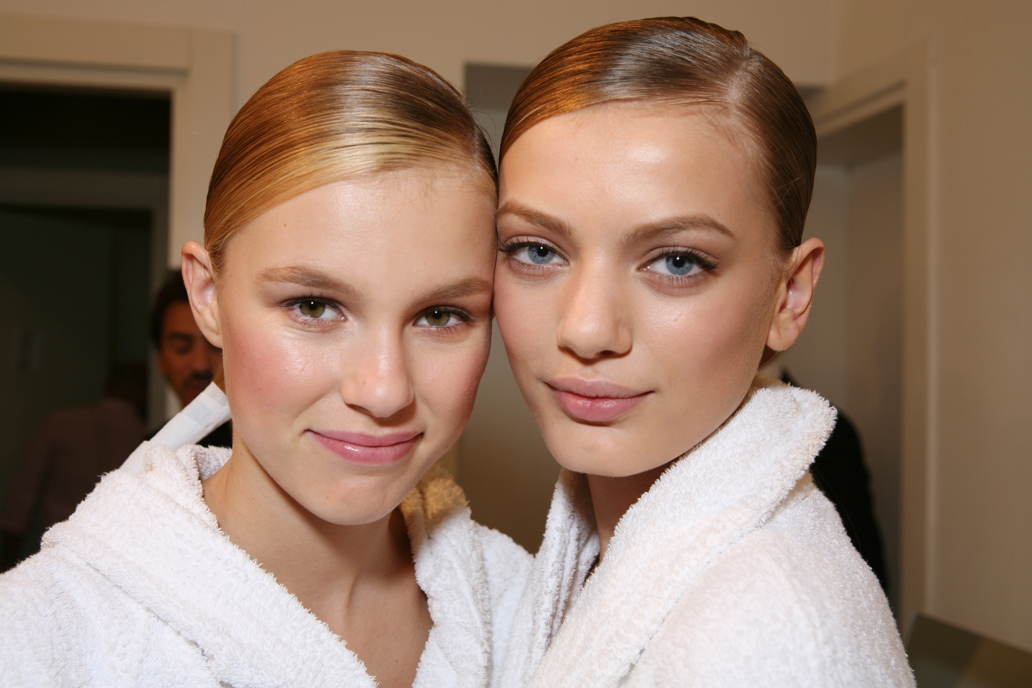 Η tubing mascara που αφαιρείται πανεύκολα και χαρίζει εντυπωσιακά μακριές και πυκνές βλεφαρίδες