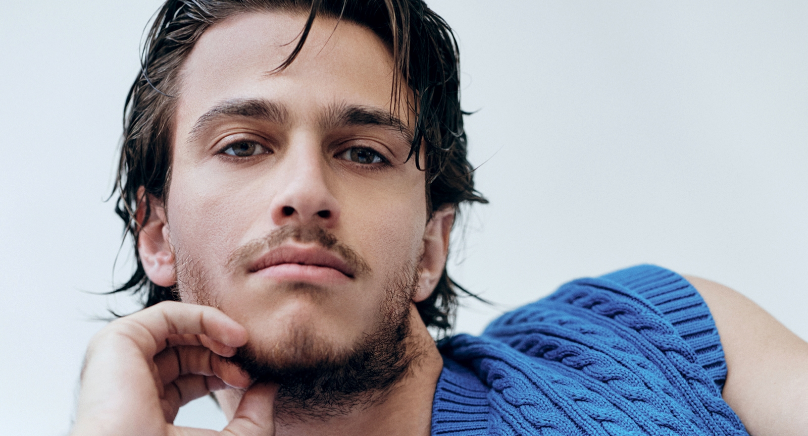 Νικόλας Χαλκιαδάκης: Όνειρα για έρωτα και αντίσταση