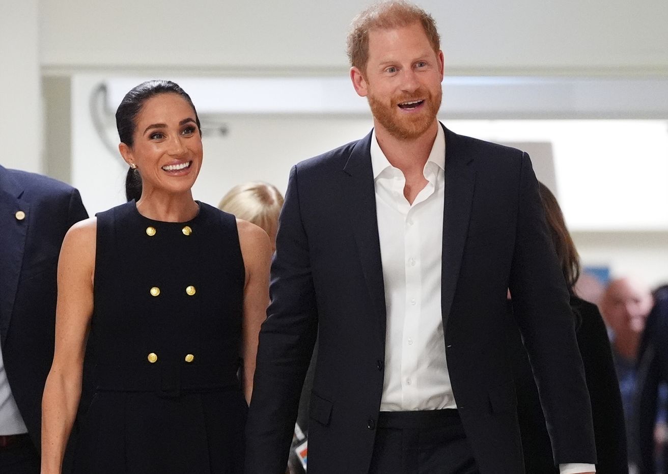 Γιατί ο πρίγκιπας Harry και η Meghan Markle επιστρέφουν στο Ηνωμένο Βασίλειο;