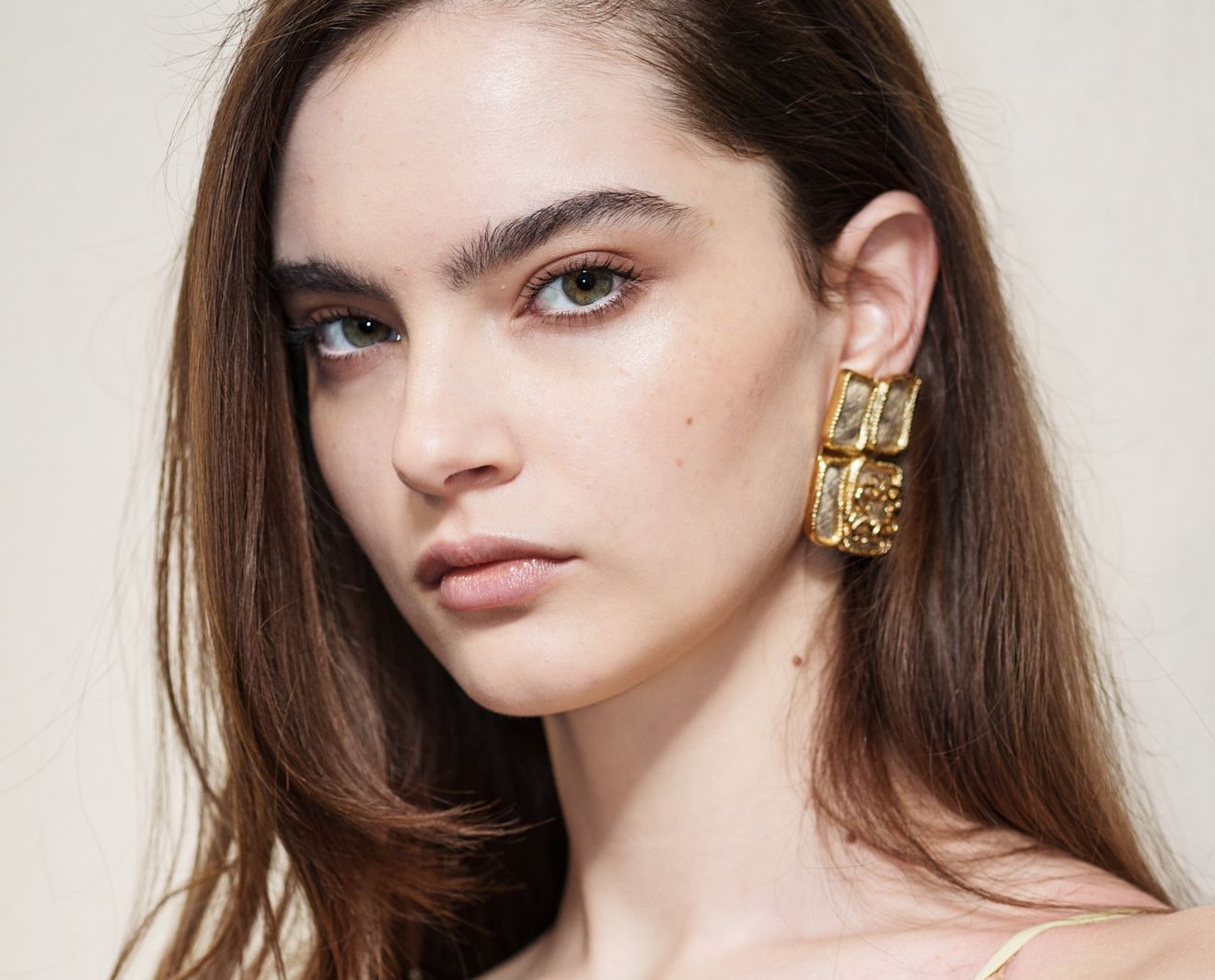 Toffee Makeup: Η τάση στο μακιγιάζ που θα βλέπουμε παντού τους επόμενους μήνες
