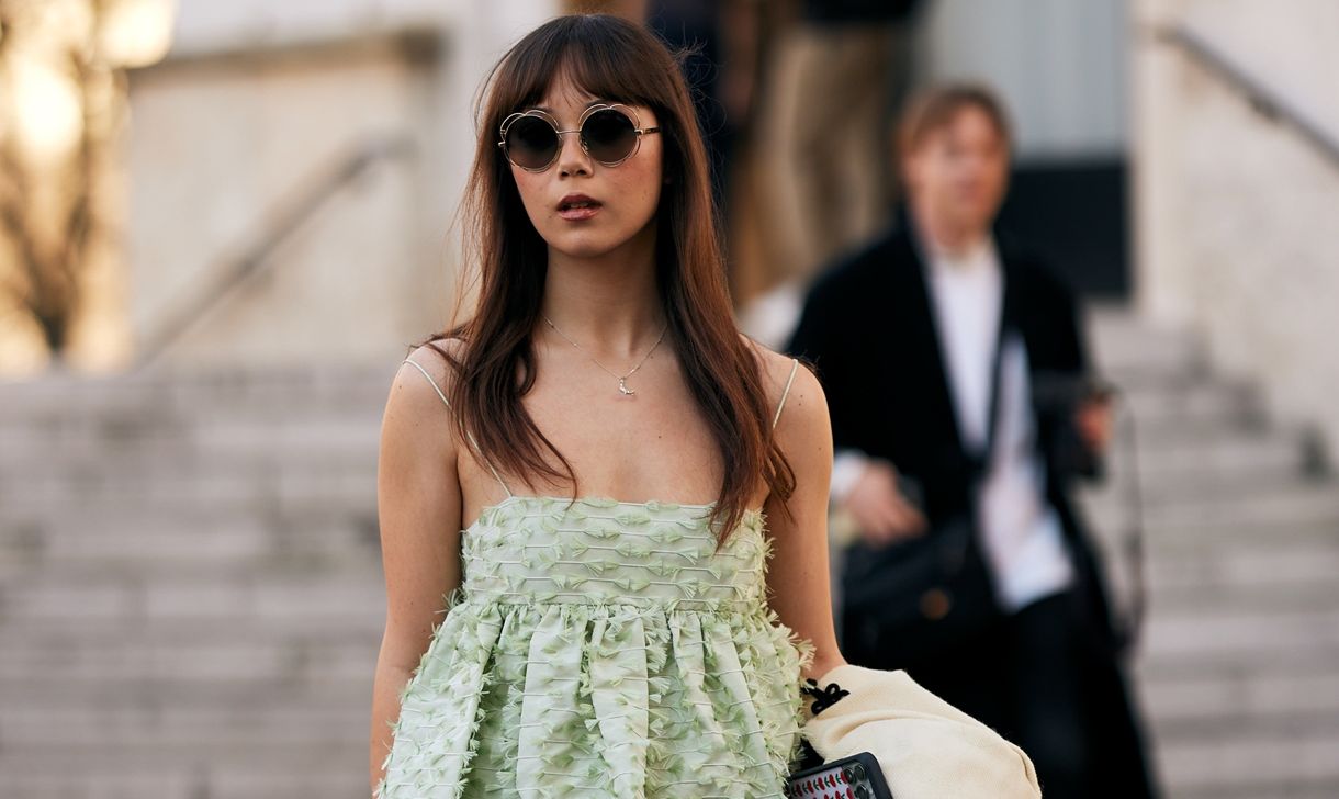 Το ρομαντικό πράσινο τοπ με δαντέλα από H&M που θα αναβαθμίσει τα τελευταία καλοκαιρινά "looks" του 2026