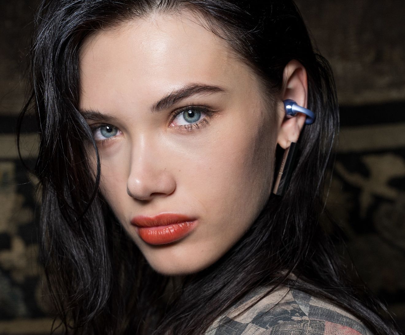 Ultra Sleek Lipstick: Βρήκαμε το κραγιόν που δεν θα ξανά βγει από την τσάντα σου