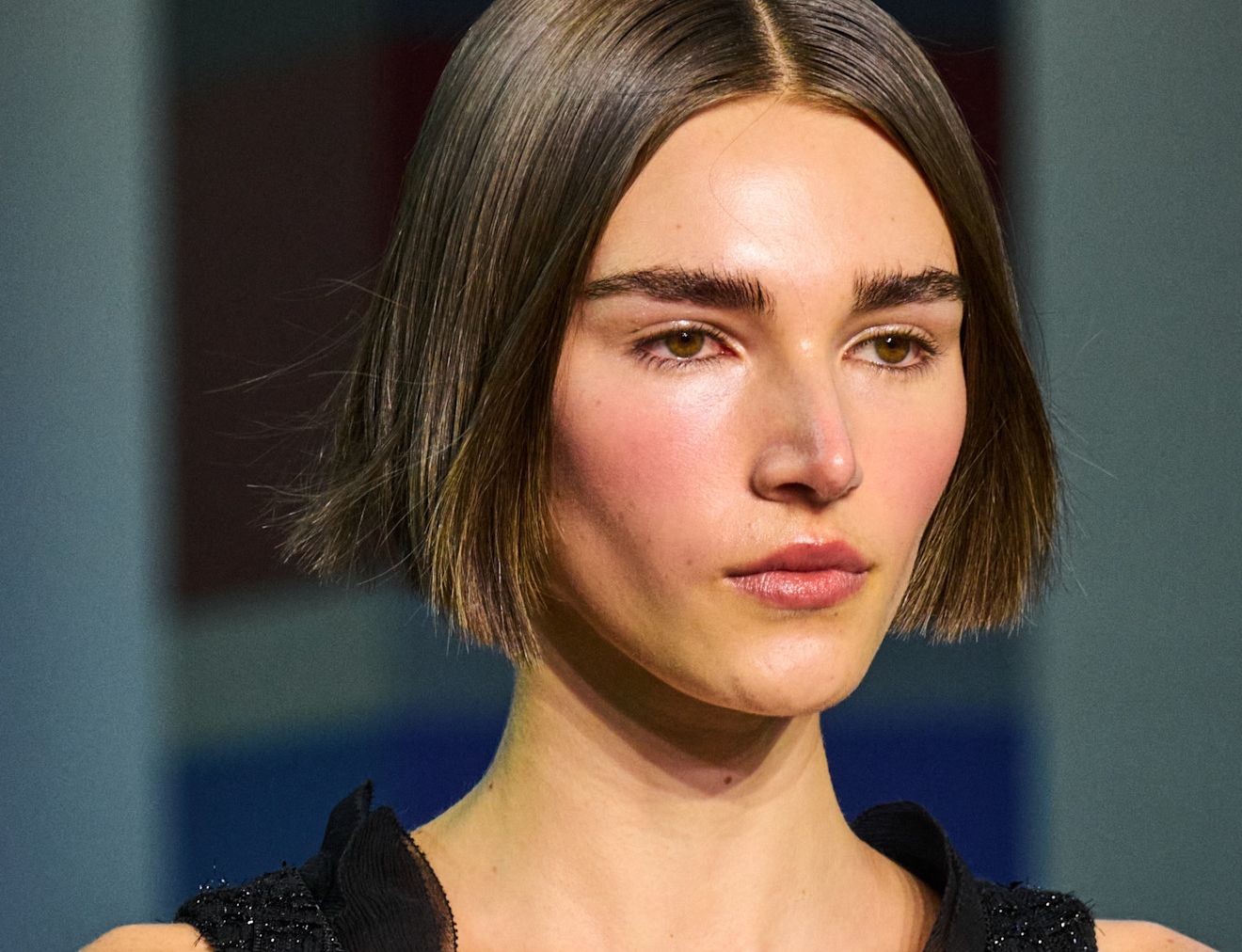 "Capri" Haircut: Το νέο καρέ κούρεμα που χαρίζει "dolce vita" look