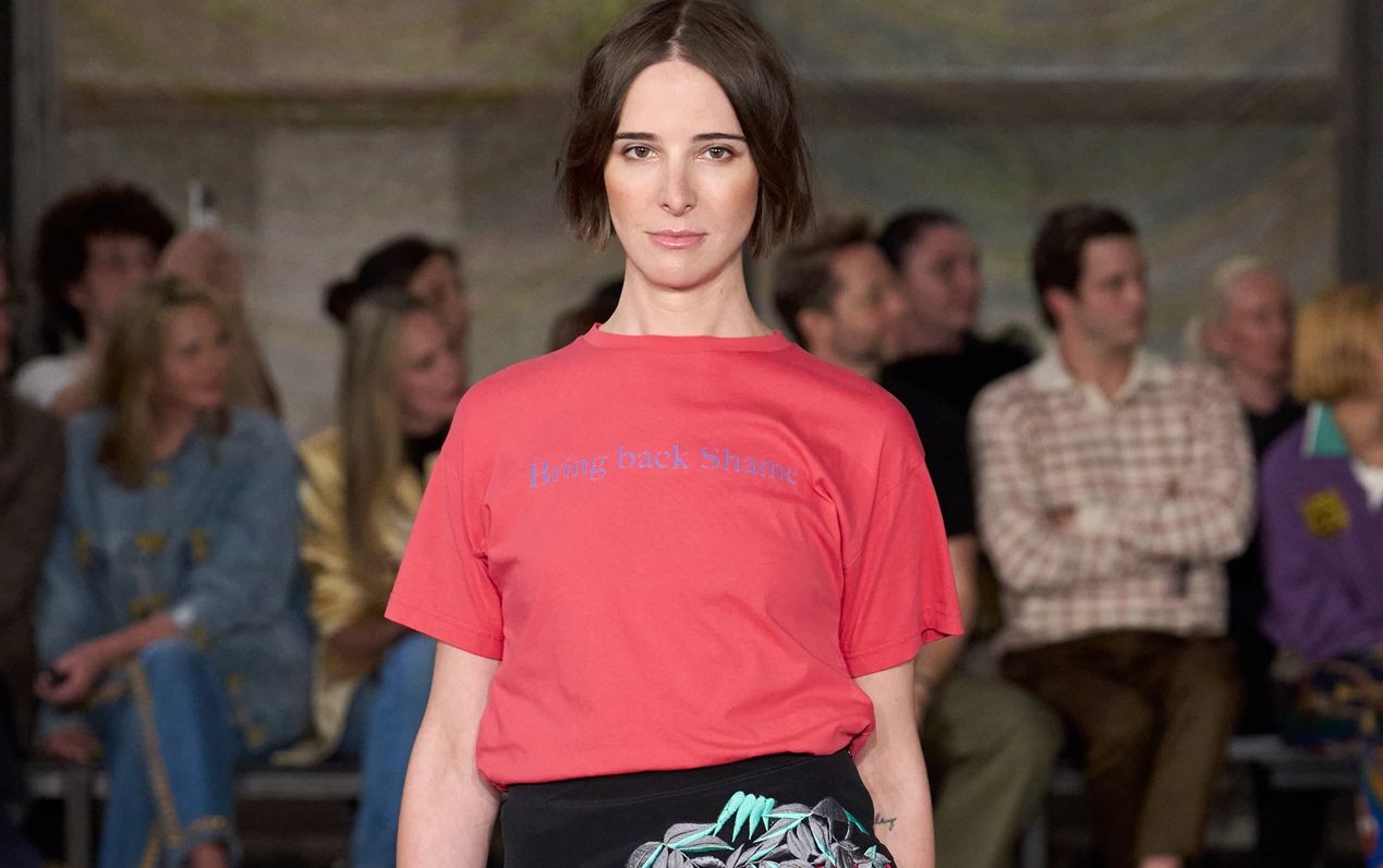 Τα graphic T-shirts είναι η αγαπημένη γλώσσα της μόδας