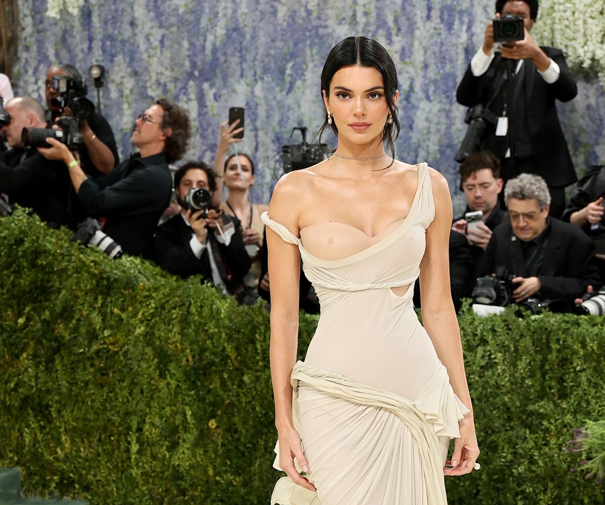 Αυτό είναι το nude lip stain που φόρεσε η Kendall Jenner στο Met Gala και κοστίζει μόλις 11 ευρώ