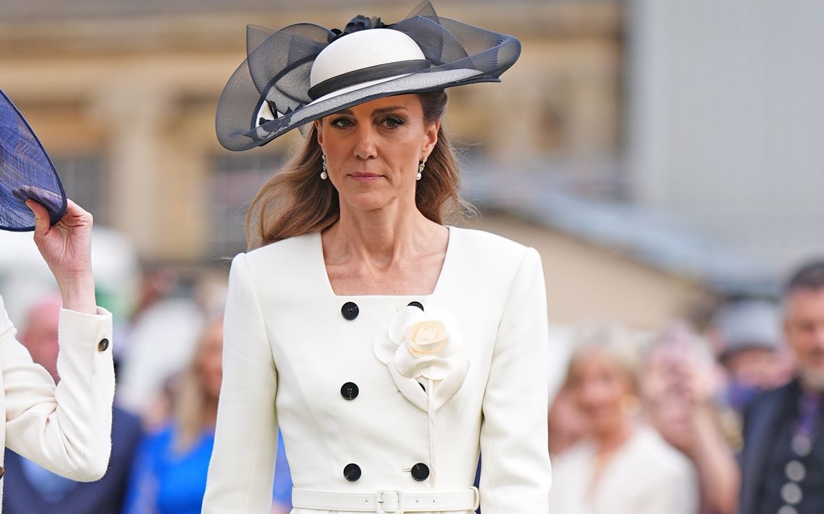 Η Kate Middleton ποντάρει στο πουά φόρεμα: Το ρετρό print-πρωταγωνιστής της άνοιξης 2026