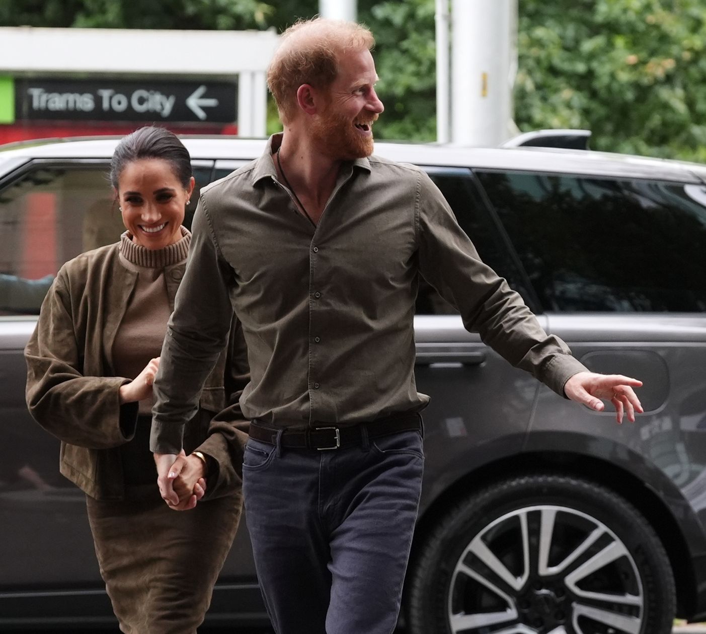 Meghan Markle: Ποιο αξεσουάρ που αγαπά η πριγκίπισσα Kate μπήκε και στη δική της γκαρνταρόμπα;
