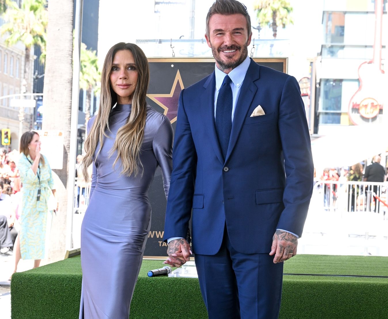 Victoria Beckham: Το μανικιούρ που δείχνει ακριβό, ταιριάζει με όλα και σε κάνει να δείχνεις μαυρισμένη στη στιγμή