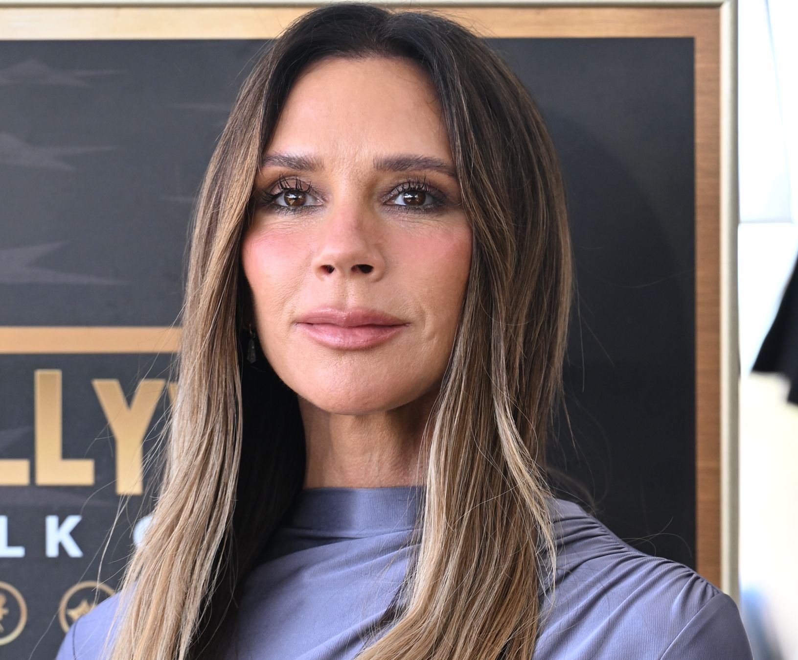 Victoria Beckham: Ούτε Birkin ούτε Kelly – Αυτή είναι η τσάντα που επέλεξε για τις διακοπές της