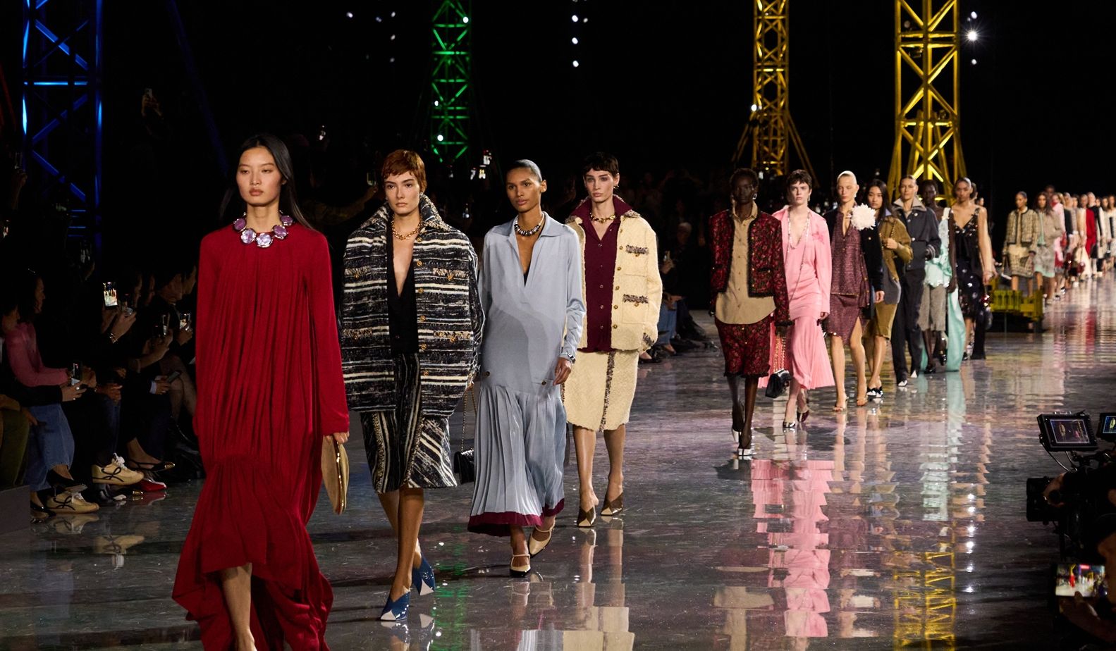Chanel FW26: Μια ωδή στην τέχνη της μεταμόρφωσης