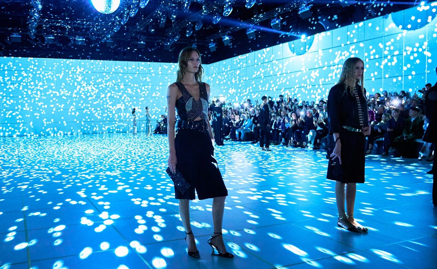Το glamour μέσα από την αφαίρεση: Η νέα συλλογή της Giorgio Armani για τη σεζόν Άνοιξη / Καλοκαίρι 2027