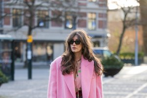 Από το καλοκαίρι στο φθινόπωρο: 4 μεταβατικά looks που εντοπίσαμε στο Instagram και μας εμπνέουν - εικόνα 1