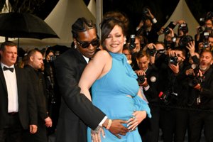 Η Rihanna γιόρτασε τη Γιορτή της Μητέρας με ένα νέο tattoo και συγκινεί - εικόνα 2