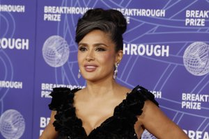 "Είμαι στην καλύτερη φάση μου σήμερα": Η Salma Hayek στα 60 ξεκινά από την αρχή και μετακομίζει μόνιμα στο Παρίσι - εικόνα 2