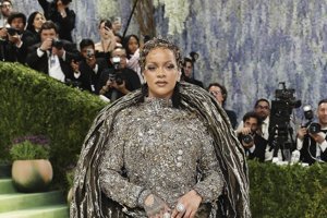 Rihanna: Το διακριτικό μανικιούρ που δείχνει πολυτελές ακόμη και στα πιο κοντά νύχια - εικόνα 3