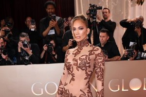 Η Jennifer Lopez μόλις απέδειξε ότι υπάρχει ένα φόρεμα με το οποίο δεν μπορείς ποτέ να κάνεις λάθος - εικόνα 1