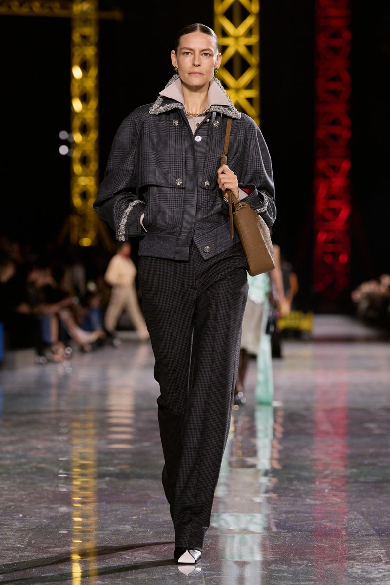 Chanel F26