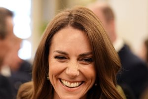 Η βασίλισσα Letizia άφησε στην άκρη τις αγαπημένες της γόβες για τα παπούτσια που θα βλέπουμε παντού αυτό το καλοκαίρι - εικόνα 2