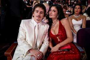 Η Kylie Jenner παραδέχτηκε ότι κατέστρεψε τα φρύδια της για το Met Gala και κάπως τη νιώσαμε όλες - εικόνα 1