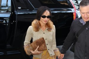 Το παστέλ μπλε φόρεμα της Alexandra Leclerc είναι η έμπνευση που χρειαζόμαστε για τους καλοκαιρινούς γάμους - εικόνα 1