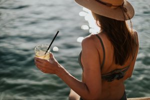 Όπως ο έρωτας περνάει από το στομάχι, έτσι και η ομορφιά: Οι τροφές που κάνουν όσα υπόσχεται ακόμα και η πιο ακριβή skincare ρουτίνα - εικόνα 1