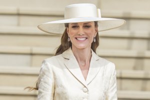 Το λινό κοστούμι της Kate Middleton είναι το πιο chic office look του καλοκαιριού - εικόνα 1