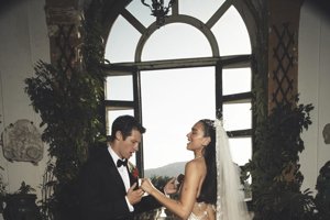 Το skincare μυστικό της Dua Lipa το έχουμε σχεδόν όλες στο μπάνιο μας - εικόνα 2