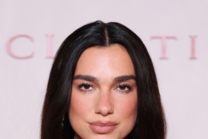 Η Dua Lipa αποφεύγει το αλκοόλ αλλά όχι τα ζυμαρικά και για αυτό την αγαπήσαμε λίγο περισσότερο - εικόνα 1
