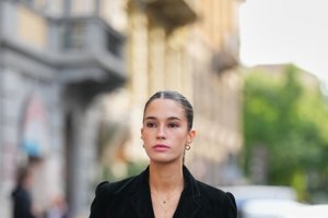 Σε αυτή τη συλλογή ανακαλύψαμε τα πιο λαμπερά outfits για τις γιορτές - εικόνα 6