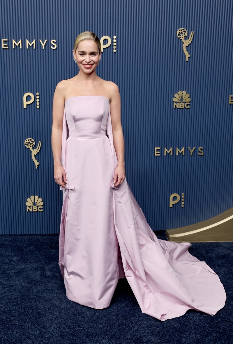 Emilia-Clarkle-elle-gr