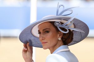 Kate Middleton: Το "κόλπο για τεμπέλικα κορίτσια" που κάνει κάθε outfit να δείχνει αμέσως πιο ακριβό - εικόνα 2