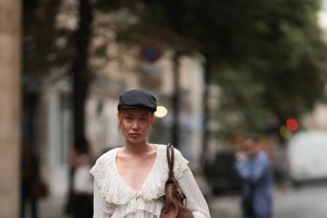 Η Mango μειώνει στα 20 ευρώ το κλασικό ψηλόμεσο τζιν με φαρδιά γραμμή που κολακεύει κάθε σιλουέτα - εικόνα 2