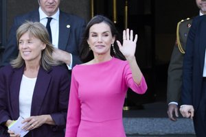 Βασίλισσα Letizia: Το κόλπο μακιγιάζ που φωτίζει το πρόσωπο και σε κάνει να δείχνεις πιο ξεκούραστη στο λεπτό - εικόνα 4