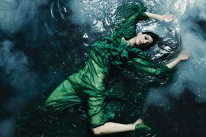 Anne Hathaway: Το pajama set που φόρεσε στη Νέα Υόρκη είναι η πιο εύκολη λύση για το καθημερινό σου ντύσιμο στην πόλη - εικόνα 3