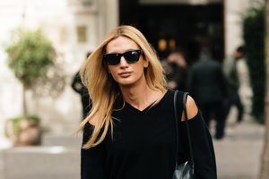 Αυτό το faux leather σορτσάκι από ZARA θα αναβαθμίσει τα looks της μεταβατικής περιόδου - εικόνα 2