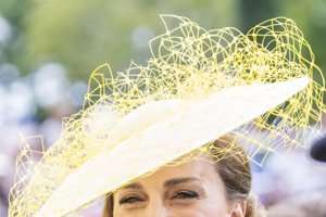 Το λινό κοστούμι της Kate Middleton είναι το πιο chic office look του καλοκαιριού - εικόνα 3