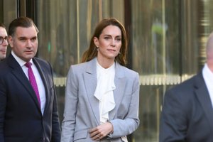 Η Kate Middleton φόρεσε ξανά τα πιο αγαπημένα σκουλαρίκια της βασίλισσας Ελισάβετ και το μήνυμα ήταν βαθιά συμβολικό - εικόνα 1